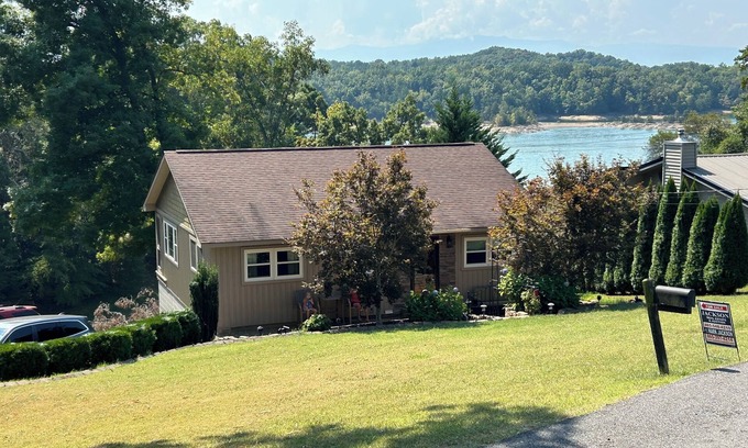 Dandridge Casa | Peaceful Lakefront Getaway Close To Douglas Lake & Dollywood & Pigeon Forge