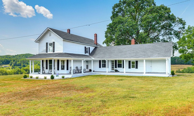 Lenoir Casa | Peaceful Lenoir Home w/ Valley & Mountain Views!