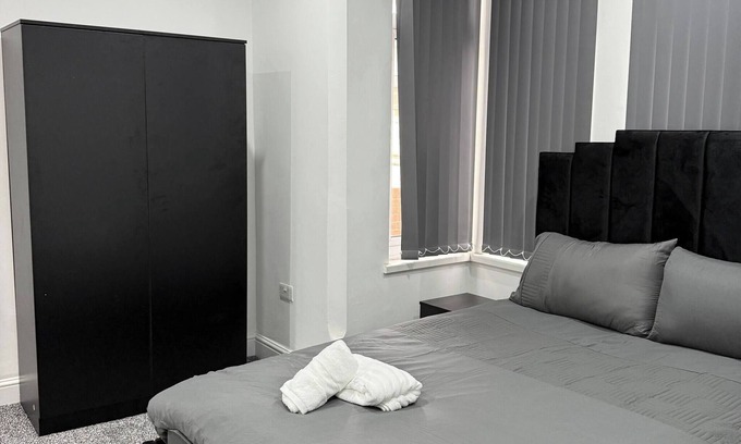 Luton Apartamento | Peaceful Luton Apartment with Electric Heating & WiFi