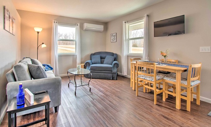 Saint Patrick Cabina | Peaceful Missouri Cabin Rental on 55 Acres!