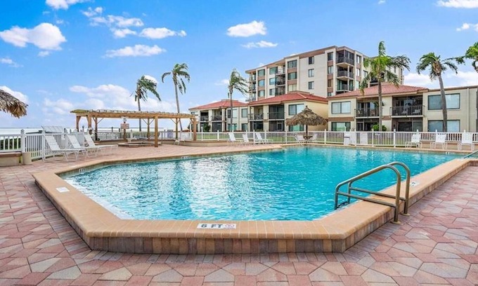 Palma del Mar Condominio | Peaceful monthly rental in St. Petersburg