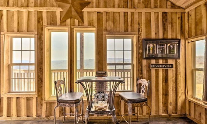 Mountain View Apartamento | Peaceful Mountain Air Getaway with Fire Pit!