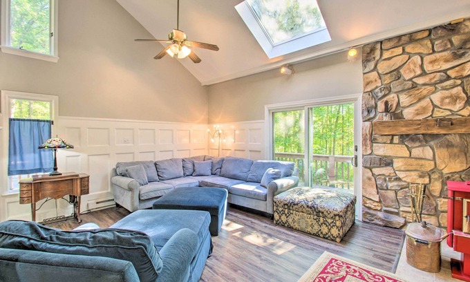 New Market Cabina | Peaceful New Market Cabin w/ Deck & Fire Pit!