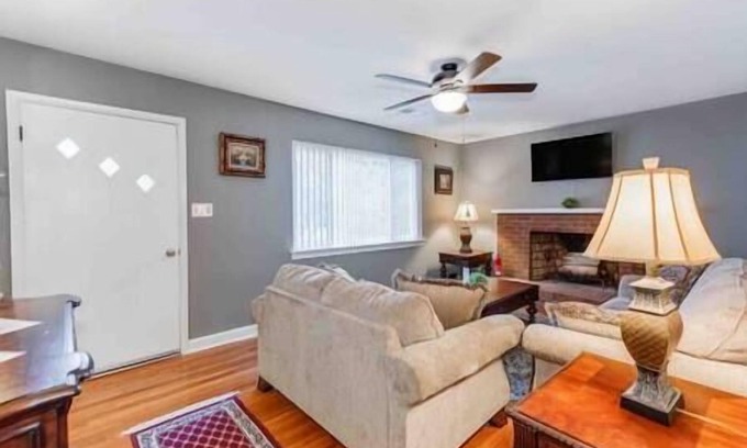 Winston - Salem Casa | Peaceful Noble Hill Top Haven -at- Winston-Salem