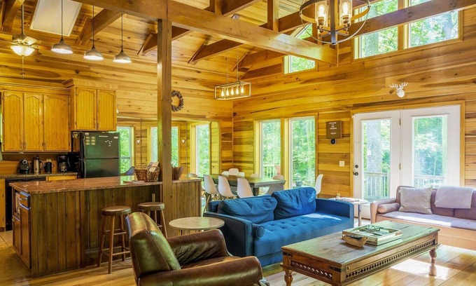 Hot Springs Casa | Peaceful North Carolina Retreat with Game Room!
