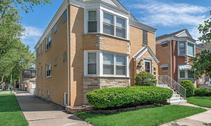 Cragin Apartamento | Peaceful Oasis - Captivating Six-Bedroom Escape