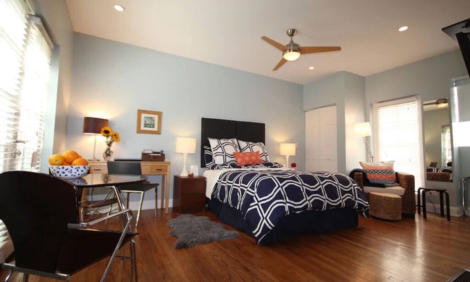 Edgewater Apartamento | Estudio de estilo europeo totalmente equipado en gran vecindario, entrada privada.