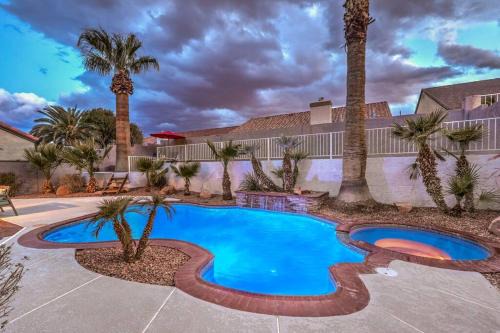 Paradise Casa | Peaceful Oasis Near Strip & Airport Pool Spa