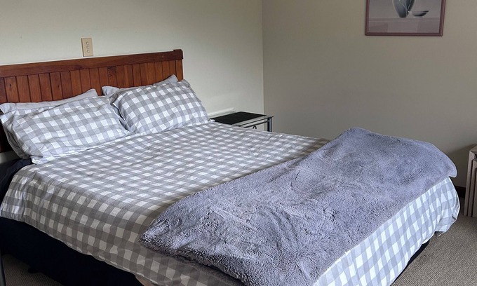 Omokoroa Cama Y Desayuno | Peaceful Ōmokoroa Studio Unit — close to Omokoroa Golf Course