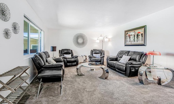 Palm Springs Apartamento | Peaceful Paradise on Palm Canyon Drive Permit# 4852