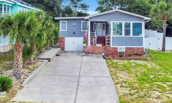 Windy Hill Casa | Peaceful Pet Friendly Beach Home-Golf Cart Friendly