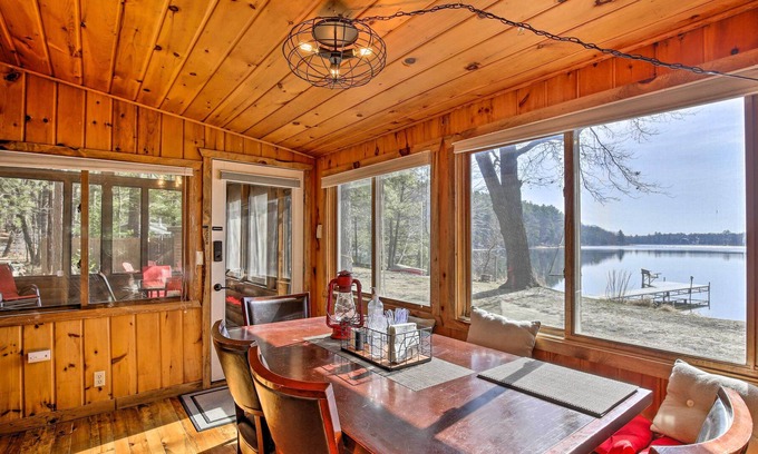Webster Cabina | Peaceful Pike Lake Retreat w/ Dock and Kayaks!
