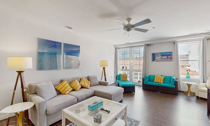 Sandbridge Condominio | Peaceful pool view condo close to the beach and nature with games, AC & balcony