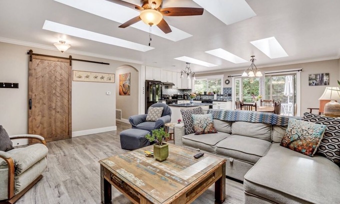 Trinidad Casa | Peaceful, private 3BD home nestled in the redwoods