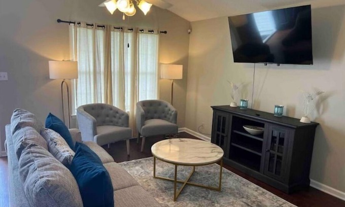 Valdosta Casa | Peaceful Private Home near Moody, Wild Adventures