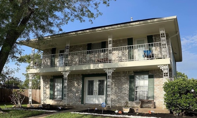 Clear Lake Casa | ***Peaceful Private Room A Get Away with WiFi and Free Parking***