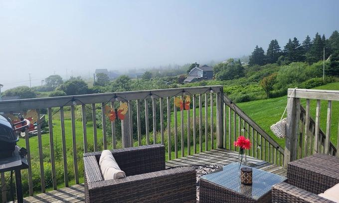 Eastern Passage Casa | Peaceful retreat with beautiful ocean view in quiet Eastern Passage