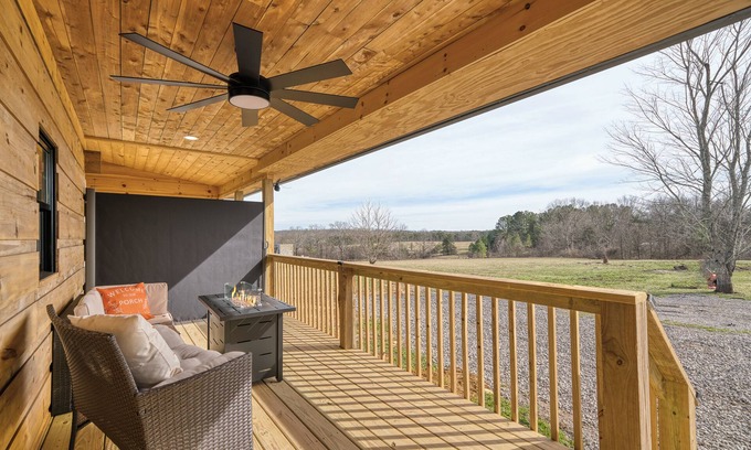 Crossville Cabina | Peaceful Retreat 1 bedroom cabin Only 12 min from town Crossville