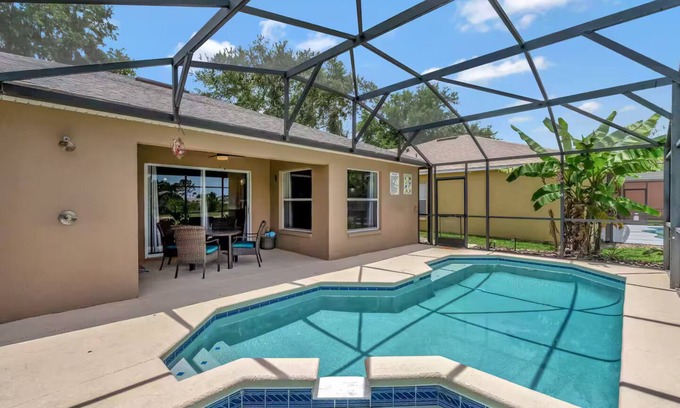 Silver Creek Casa | Peaceful Retreat: 3/3 Pool, Spa, & lake view. 25 min to Magic Kingdom!