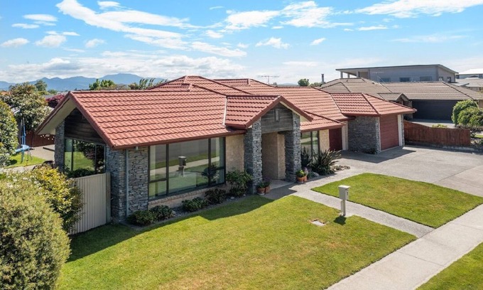 Blenheim Casa | Peaceful Retreat at Your Doorstep on Forest Park Drive