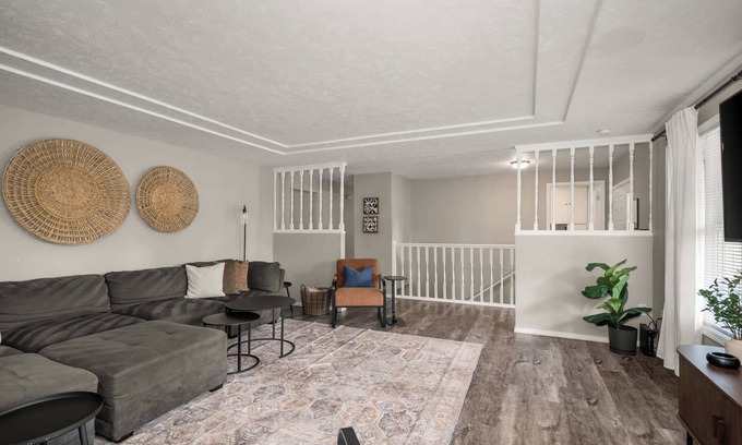 North Spokane Casa | Casa grande, actualizaciones modernas. Corto trayecto en el centro.
