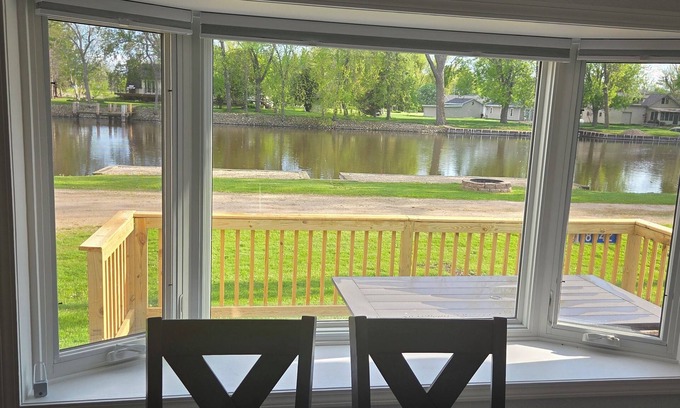 Omro Casa | Peaceful Riverfront - all amenities for fishing or friends/family getaway!