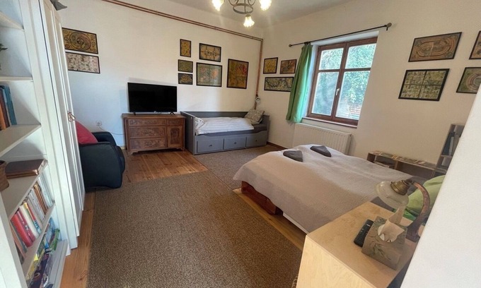Csatarka Cabaña | Peaceful romantic cottage house with garden in Budapest hills