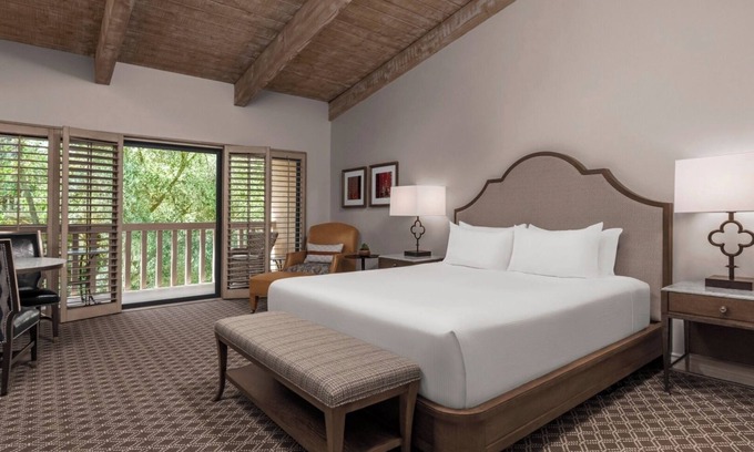 Rancho Bernardo Hotel | Peaceful Room w/ Outdoor Space Perfect Romantic Couple Stay | Outdoor Pool