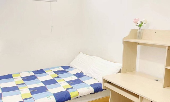 Arbutus Ridge Casa | Peaceful room with Kitchen, Washing Machine and Internet near Beach, Broadway,DT