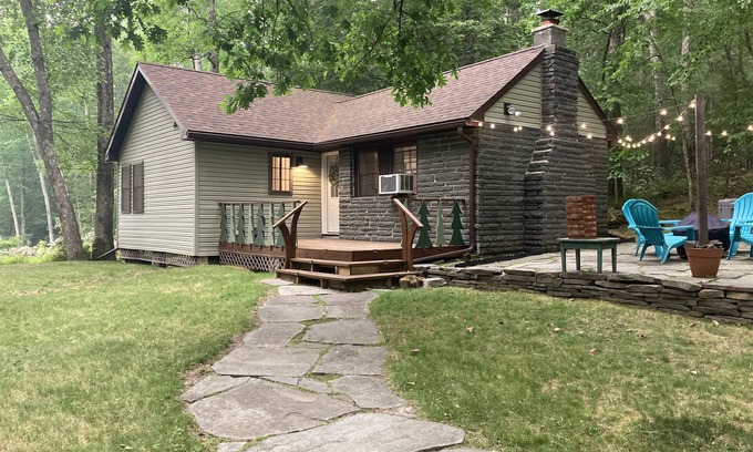 Tafton Cabaña | Peaceful Seasonal Wooded Nature Cottage close to everything
