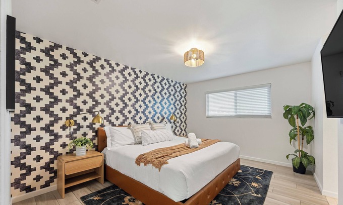 Hayward Casa | Peaceful Single Floor Home. BBALL Hoop . 4 TVs. Wifi. SF Bay Area
