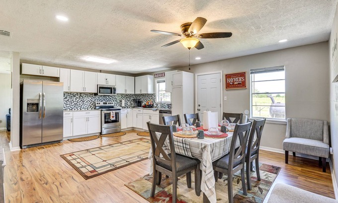 Lyons Casa | Peaceful Somerville Home w/ Gazebo - 5 Mi to Lake!