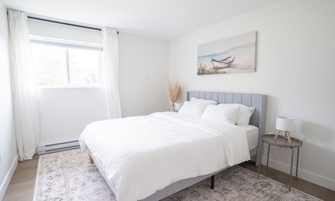 Armstrong Casa | Peaceful Suite near Vernon/Armstrong