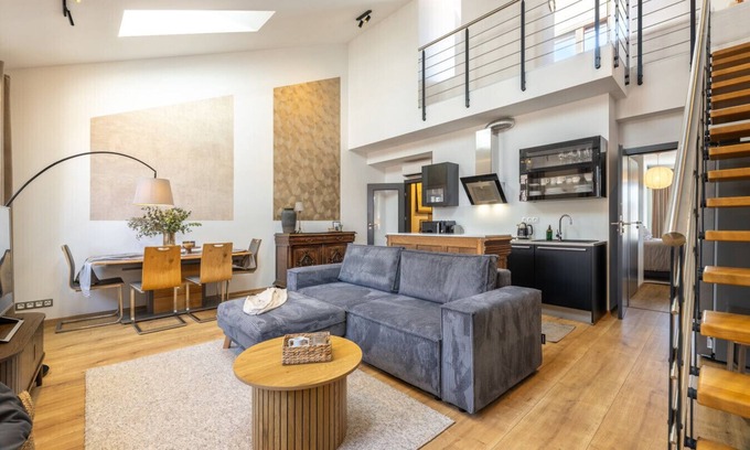 Vysehrad Apartamento | Peaceful Terrace Loft with A/C by Vyšehrad