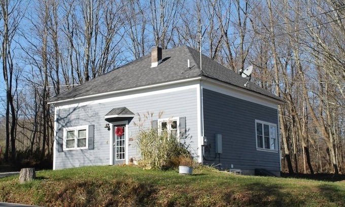 Town of Delaware Casa | Peaceful Upstate Renovated Schoolhouse