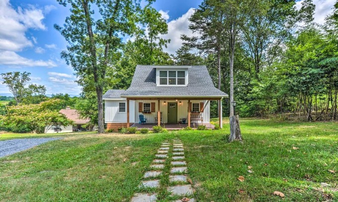 Edinburg Casa | Peaceful Virginia Cabin - Fish, Tube, Boat, Etc!