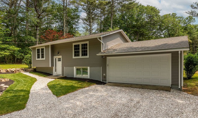 Richmond Casa | Peaceful Wooded Retreat Near Beaches, Trails & More!