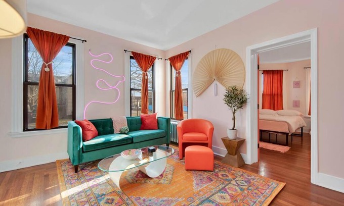 East Rock Apartamento | Peachy Paradise in East Rock Near DT/Yale