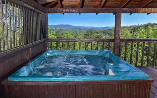 Gatlinburg - Pigeon Forge Villa | Peak A View