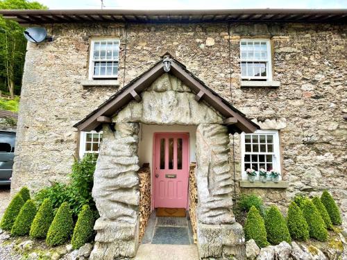 Lindale Casa | Pear Tree Cottage