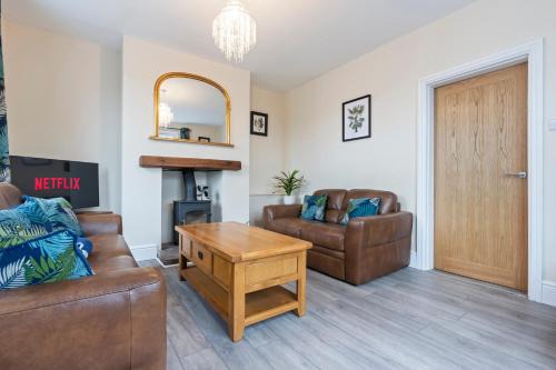 Denstone Casa | Pear Tree Cottage Pool Table 15mins drive to Alton Towers