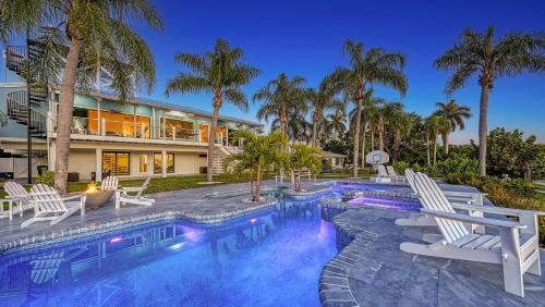 San Remo Casa | Pearl on the Bay - A breathtaking Pool & Bayfront property - an unparalleled vacation experience