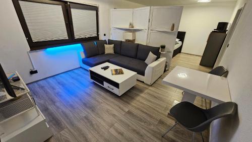 Waldstadt Feldlage Apartamento | Pearl Suite - Self Check-In, Free Parking