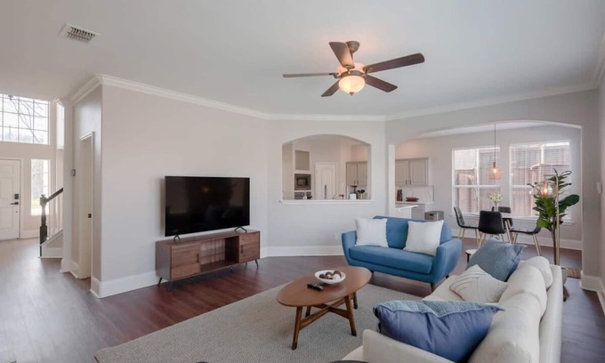 South Arlington Casa | Pearl White Dream Home With Private Pool & Theatre