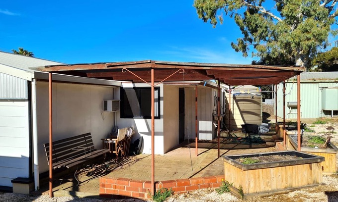 James Well Casa | Pearly Shells, James Well
