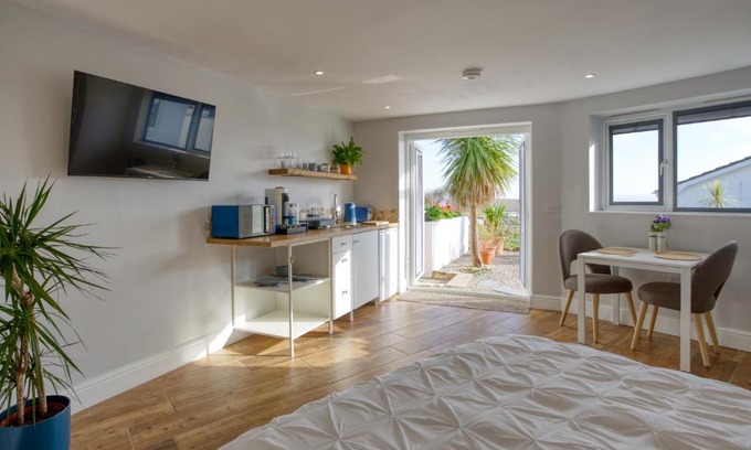 Carbis Bay Apartamento | Pebbles - A relaxing King Studio