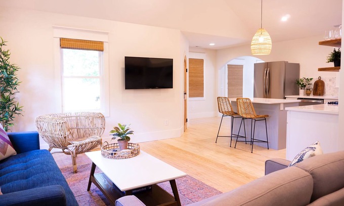 Wilmington Casa | Pecan Paradise: near Beach & Downtown!