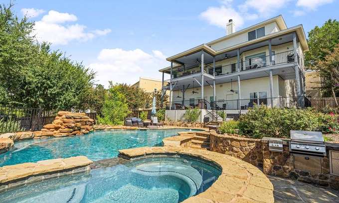 Point Venture Casa | Hermosa vista al lago ~ Hermosa piscina!