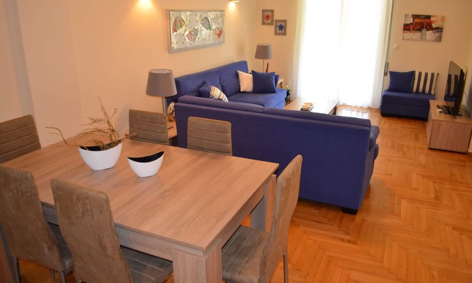 Athens City Centre Apartamento | PEDION AREOS PARK 6 (4-bedr) Metro en 30m, en el corazón de Atenas