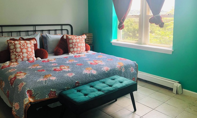 Peekskill Casa | Suite King Bed Downtown Peekskill 100% Walkable